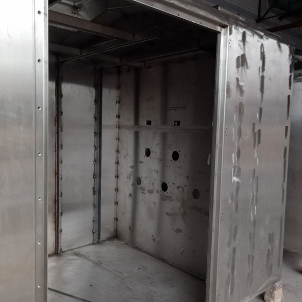 What is the Role of Stainless Steel Enclosure Spray Equipment Housing?